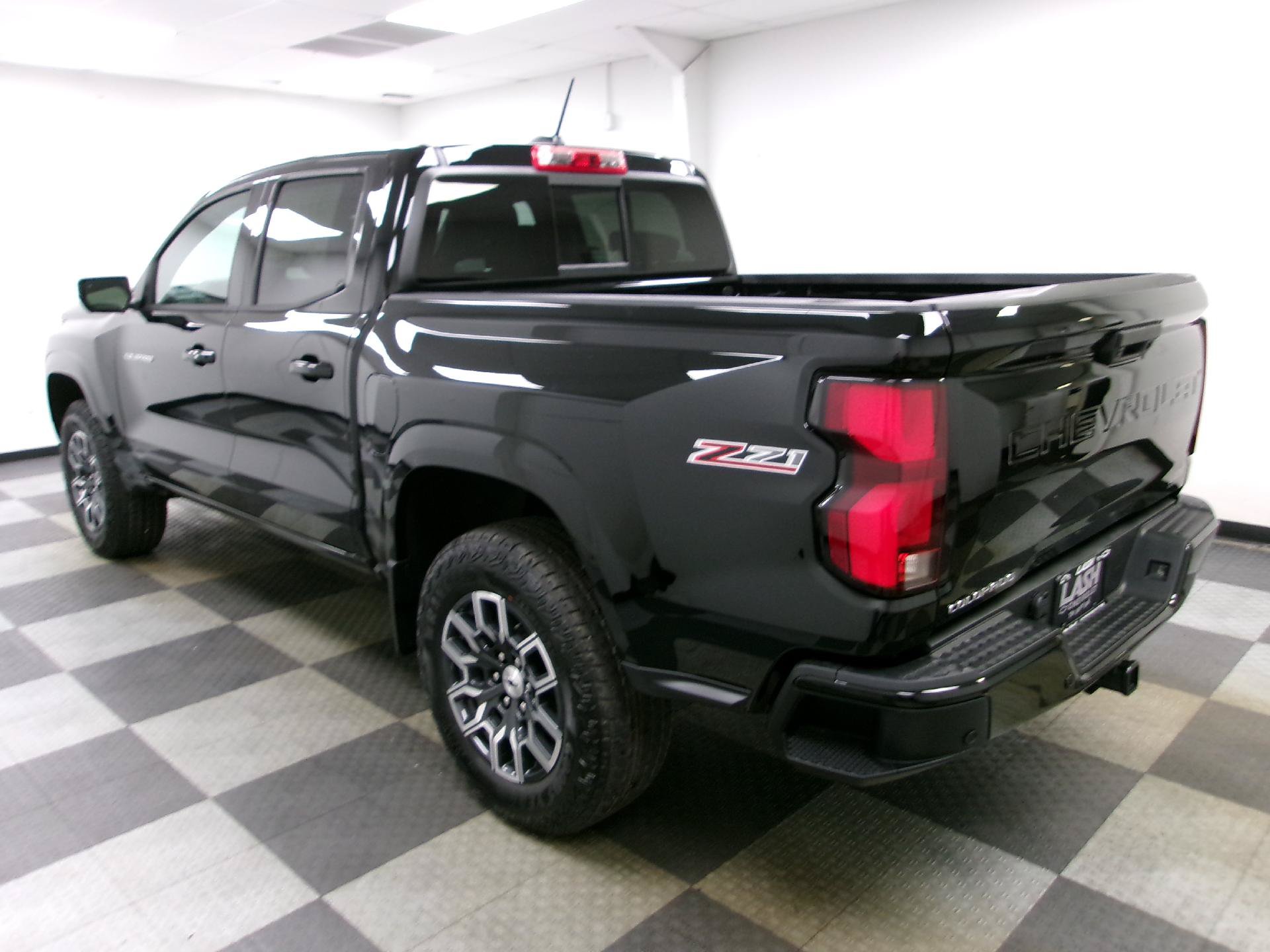 New 2026 Chevrolet Colorado Z71 w/ Technology Package AWD/4WD image 2