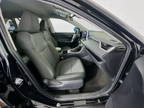 Certified 2025 Toyota RAV4 XLE FWD image 28