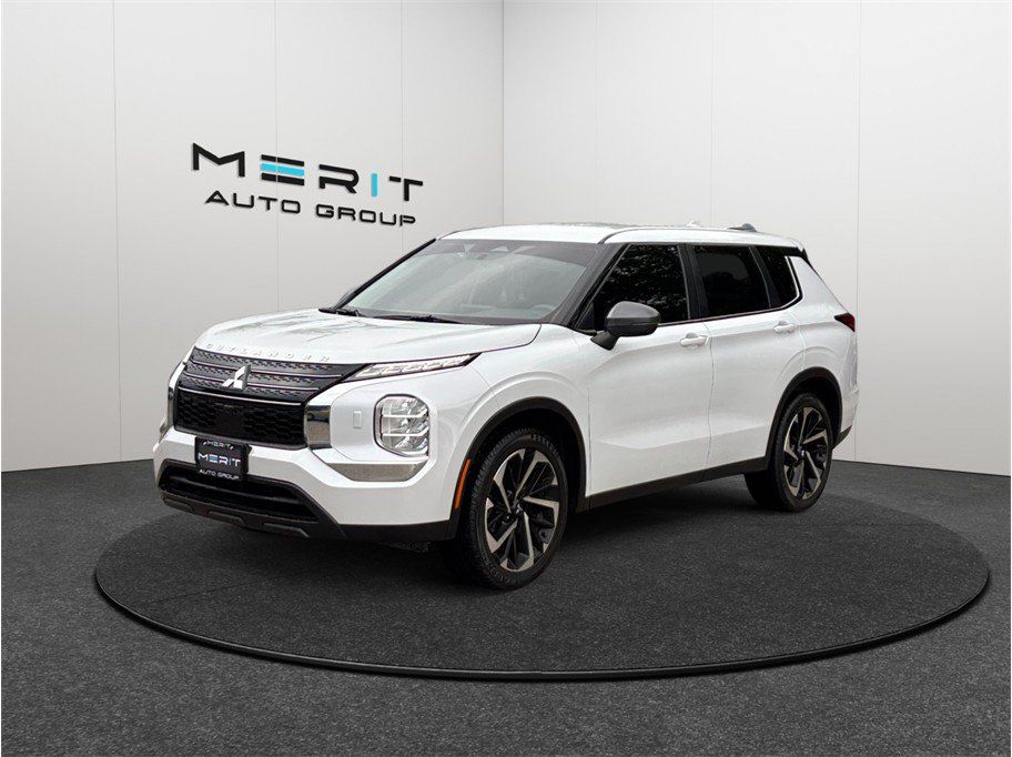 Used 2022 Mitsubishi Outlander ES AWD/4WD image 4