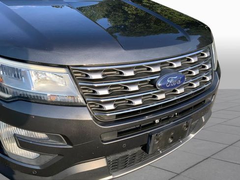Used 2017 Ford Explorer Limited w/ Equipment Group 301A FWD image 26