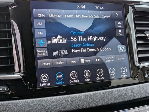 Certified 2018 Chrysler Pacifica Touring-L Plus image 21