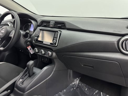 Used 2025 Nissan Versa S image 32