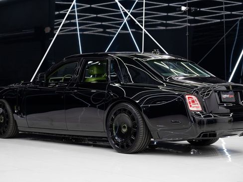 Used 2023 Rolls-Royce Phantom Sedan w/ The Phantom Package image 21