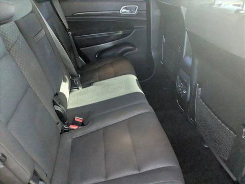 Used 2020 Jeep Grand Cherokee Laredo image 20