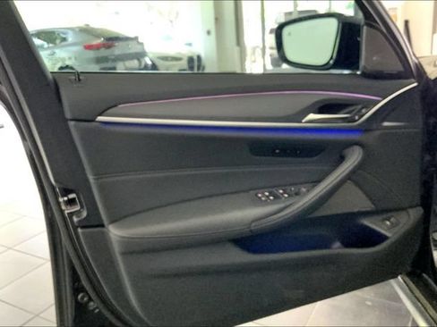 Used 2023 BMW 540i w/ Executive Package RWD image 10