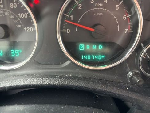 Used 2018 Jeep Wrangler Unlimited Sahara image 38