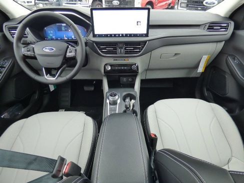 New 2025 Ford Escape SE w/ PHEV Premium Package image 2