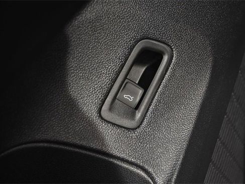 New 2026 Volkswagen Atlas Cross Sport SE image 9