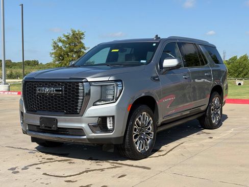 Used 2024 GMC Yukon Denali Ultimate AWD/4WD image 3