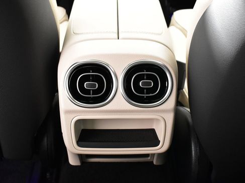 Certified 2025 Mercedes-Benz C 300 4MATIC Sedan image 32