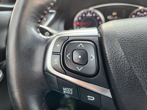 Used 2016 Toyota Camry SE image 27