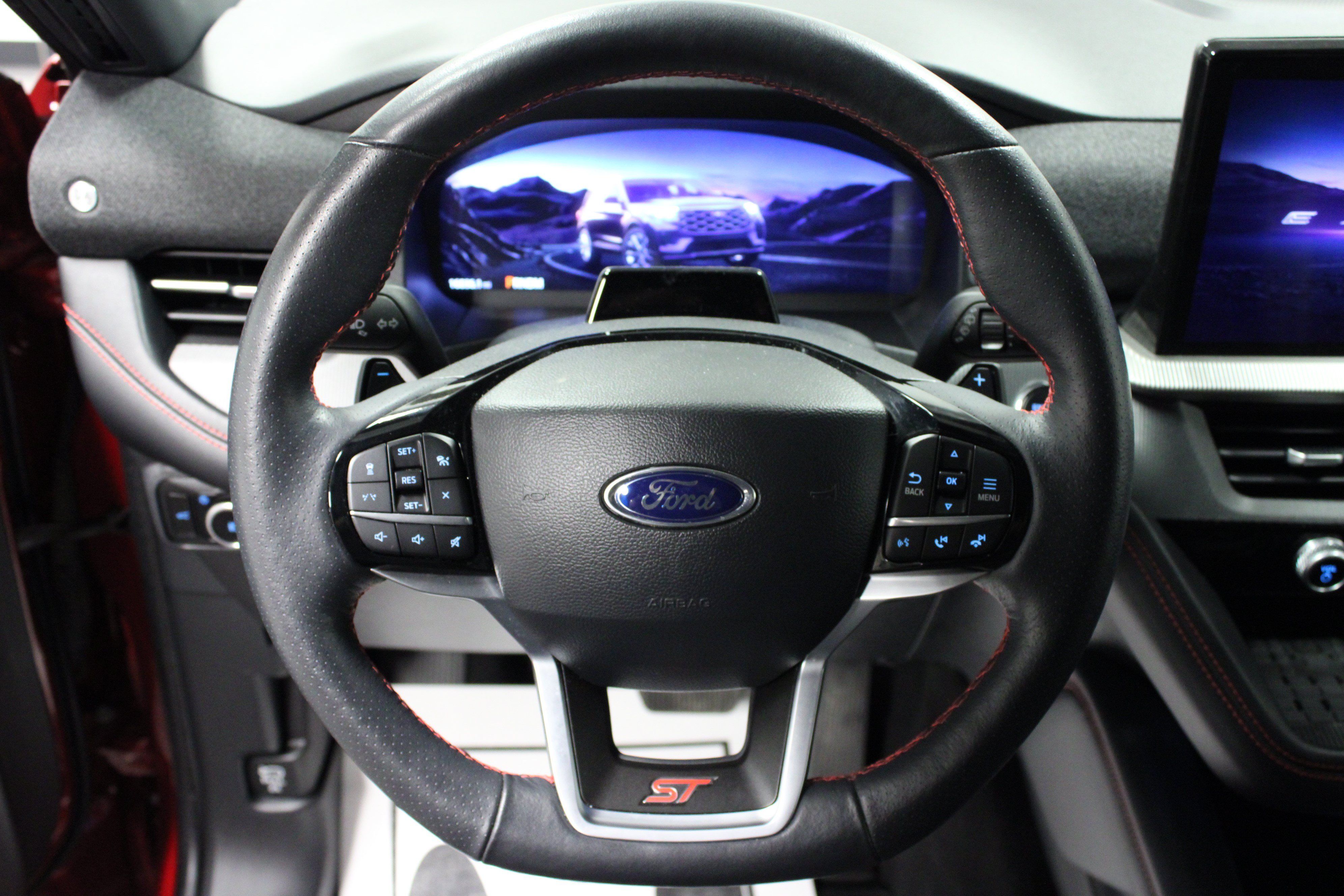 Used 2025 Ford Explorer ST RWD image 18