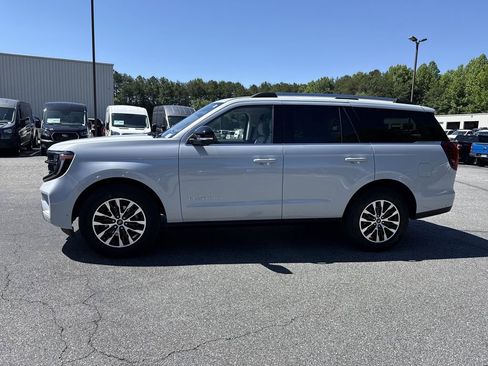 Used 2025 Ford Expedition Platinum AWD/4WD image 4