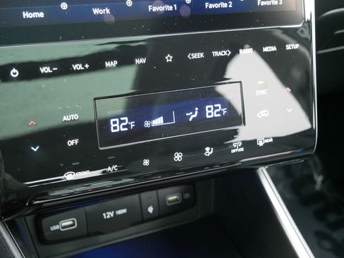 Certified 2024 Hyundai Tucson Limited image 23