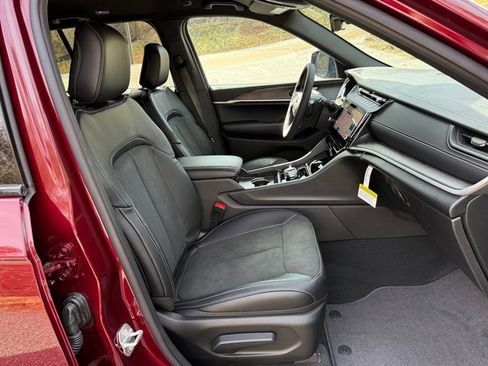 New 2026 Jeep Grand Cherokee Altitude AWD/4WD image 20