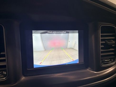 Used 2019 Dodge Charger SXT image 39