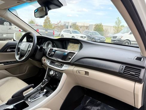 Used 2013 Honda Accord Touring image 27