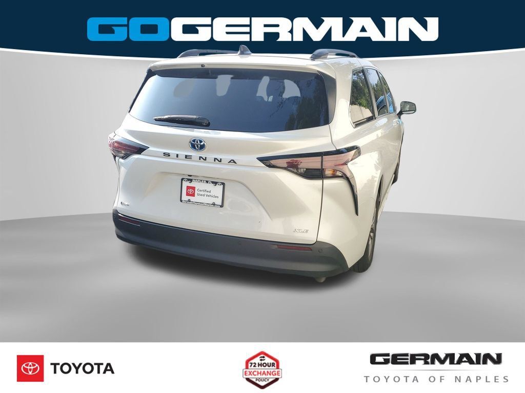 Certified 2025 Toyota Sienna XLE FWD image 7