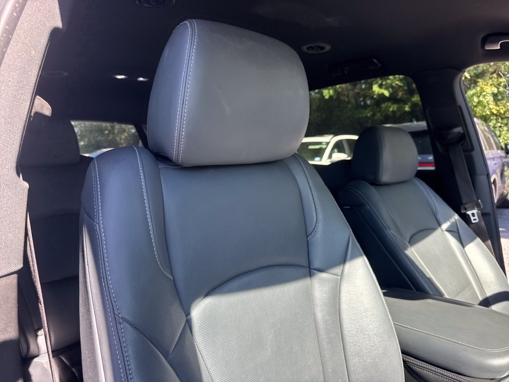 Used 2022 Buick Enclave Premium FWD image 25