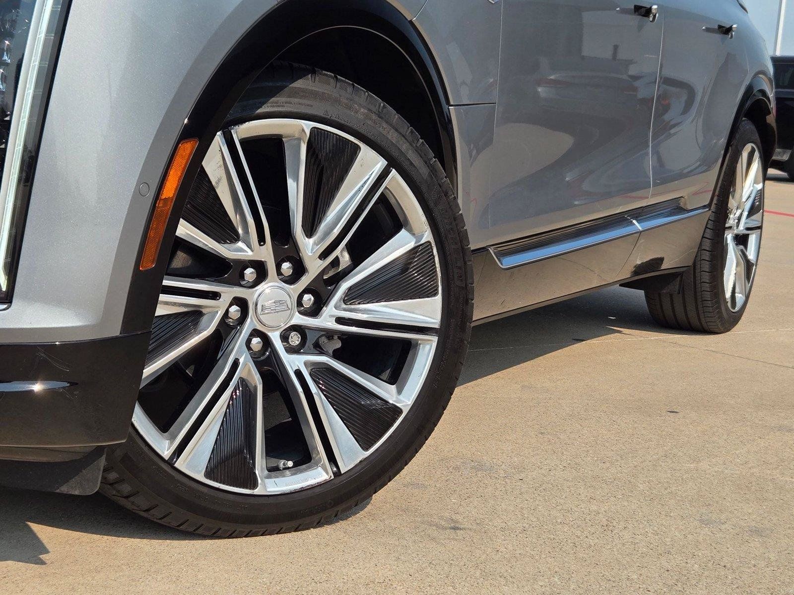 Certified 2025 Cadillac Lyriq Luxury w/ LPO, Floor Liner Package AWD/4WD image 6