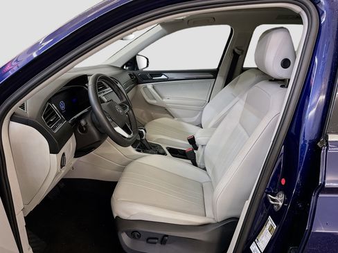 Used 2023 Volkswagen Tiguan SE image 13