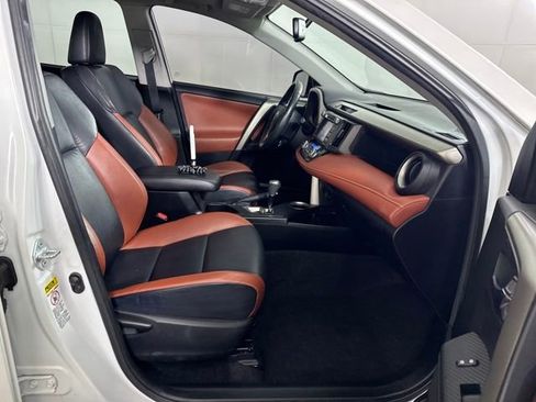 Used 2014 Toyota RAV4 Limited image 28