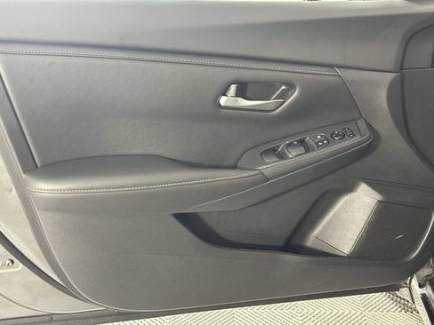 Used 2025 Nissan Sentra SV FWD image 29