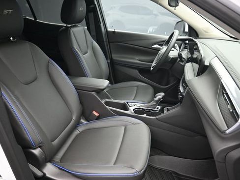 Used 2026 Buick Encore GX Sport Touring image 29