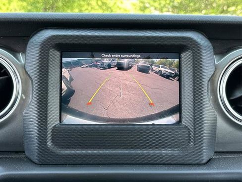 Certified 2020 Jeep Wrangler Unlimited Sahara AWD/4WD image 11