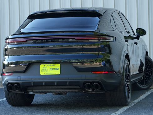 Used 2025 Porsche Cayenne Coupe AWD/4WD image 5