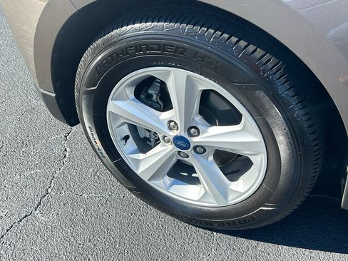 Used 2019 Ford Edge SE image 33