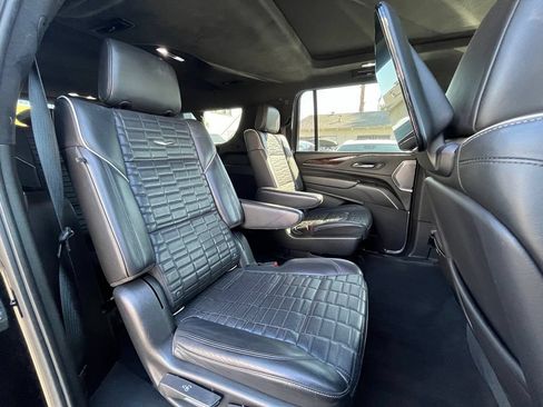 Used 2021 Cadillac Escalade ESV Sport Platinum AWD/4WD image 11
