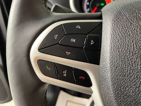 Used 2018 Jeep Cherokee Trailhawk w/ Cold Weather Group AWD/4WD image 14