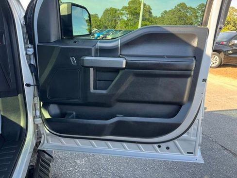 Used 2018 Ford F150 XLT w/ Equipment Group 302A Luxury AWD/4WD image 9
