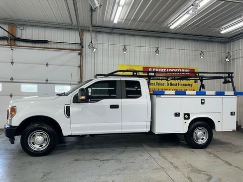 Used 2022 Ford F250 XL w/ Power Equipment Group RWD image 3