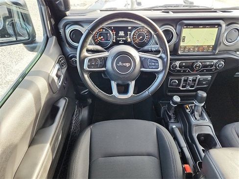 Used 2021 Jeep Gladiator Overland image 7