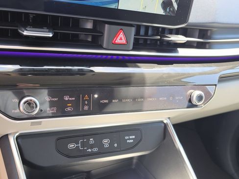 New 2027 Kia Carnival SX Prestige FWD image 28