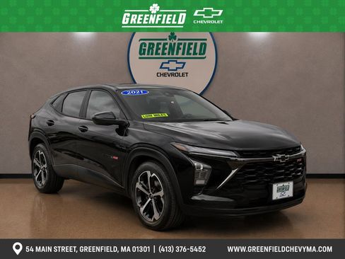 Used 2024 Chevrolet Trax RS w/ Driver Confidence Package FWD image 1