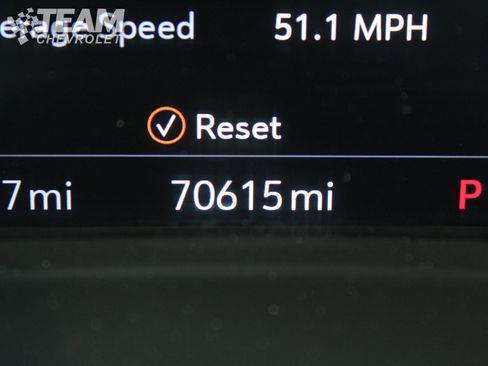 Used 2023 Buick Envision Essence w/ Sport Touring Package image 16