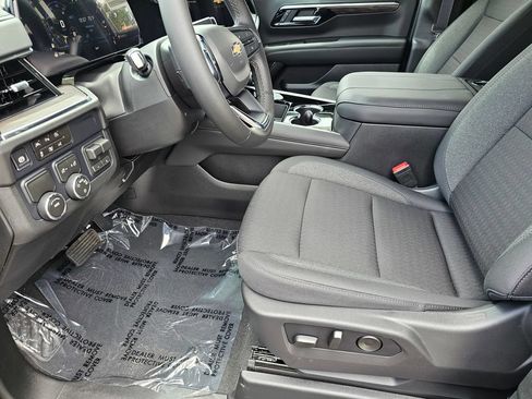New 2026 Chevrolet Suburban LS w/ LPO, Dark Essentials Package RWD image 22