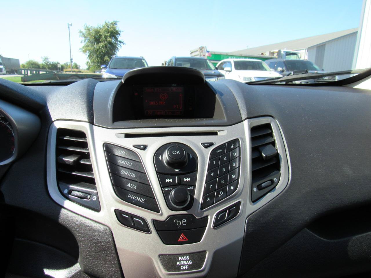 Used 2012 Ford Fiesta SE FWD image 17