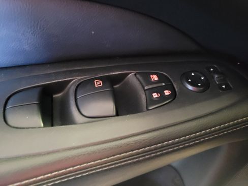 Used 2020 Nissan Pathfinder S image 27