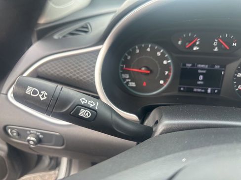 Used 2025 Chevrolet Malibu LT FWD image 34