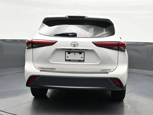 Used 2021 Toyota Highlander Limited FWD image 4