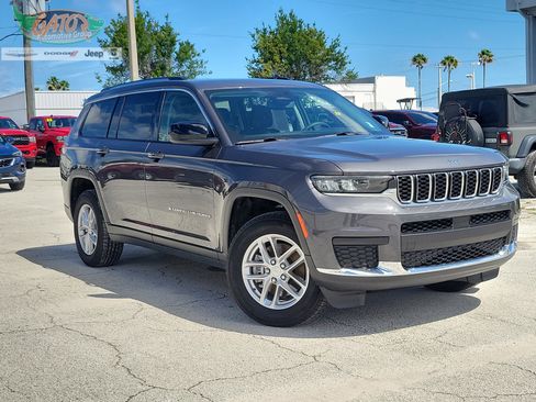 Used 2024 Jeep Grand Cherokee L Laredo image 1