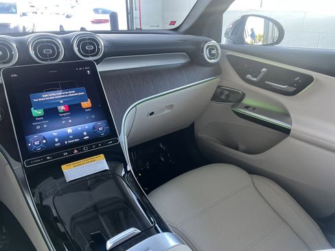 Certified 2025 Mercedes-Benz GLC 300 image 34