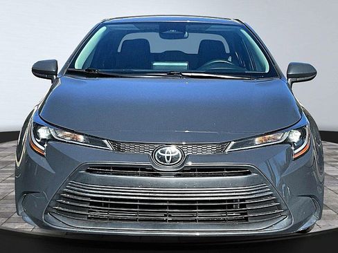 Used 2024 Toyota Corolla LE FWD image 3