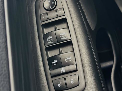 Used 2021 Jeep Grand Cherokee Laredo X AWD/4WD image 39