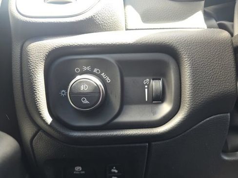 New 2026 RAM 1500 4x4 Crew Cab image 11