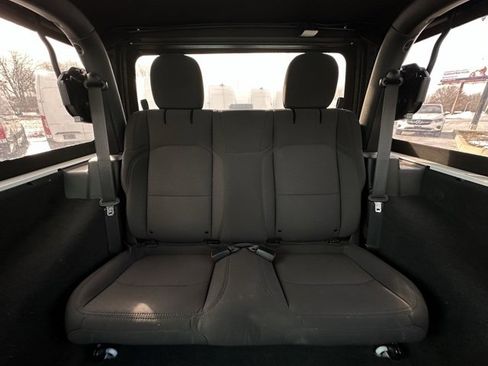 Used 2023 Jeep Wrangler Willys image 15